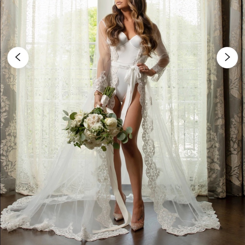 LE EL New York Madelyn Wedding Lace Robe